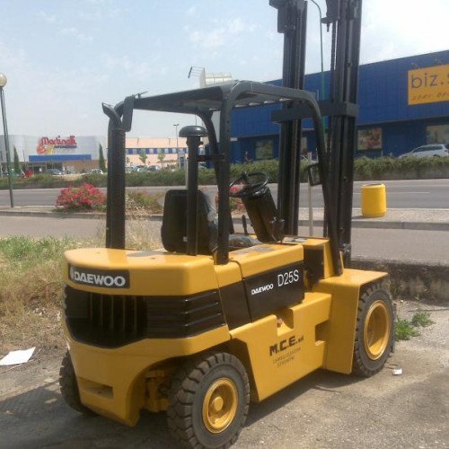 Daewoo D25S-2
