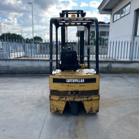 Caterpillar F35 - 2