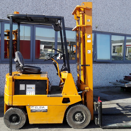 Komatsu FB15