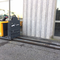 Jungheinrich ECE 225 - 8