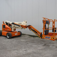 JLG E450AJ - 3