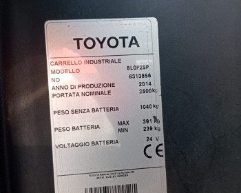 Toyota 8LOP25P Toyota