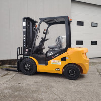 UN Forklift FD35 - 4