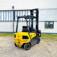 OM XE25AC - 2